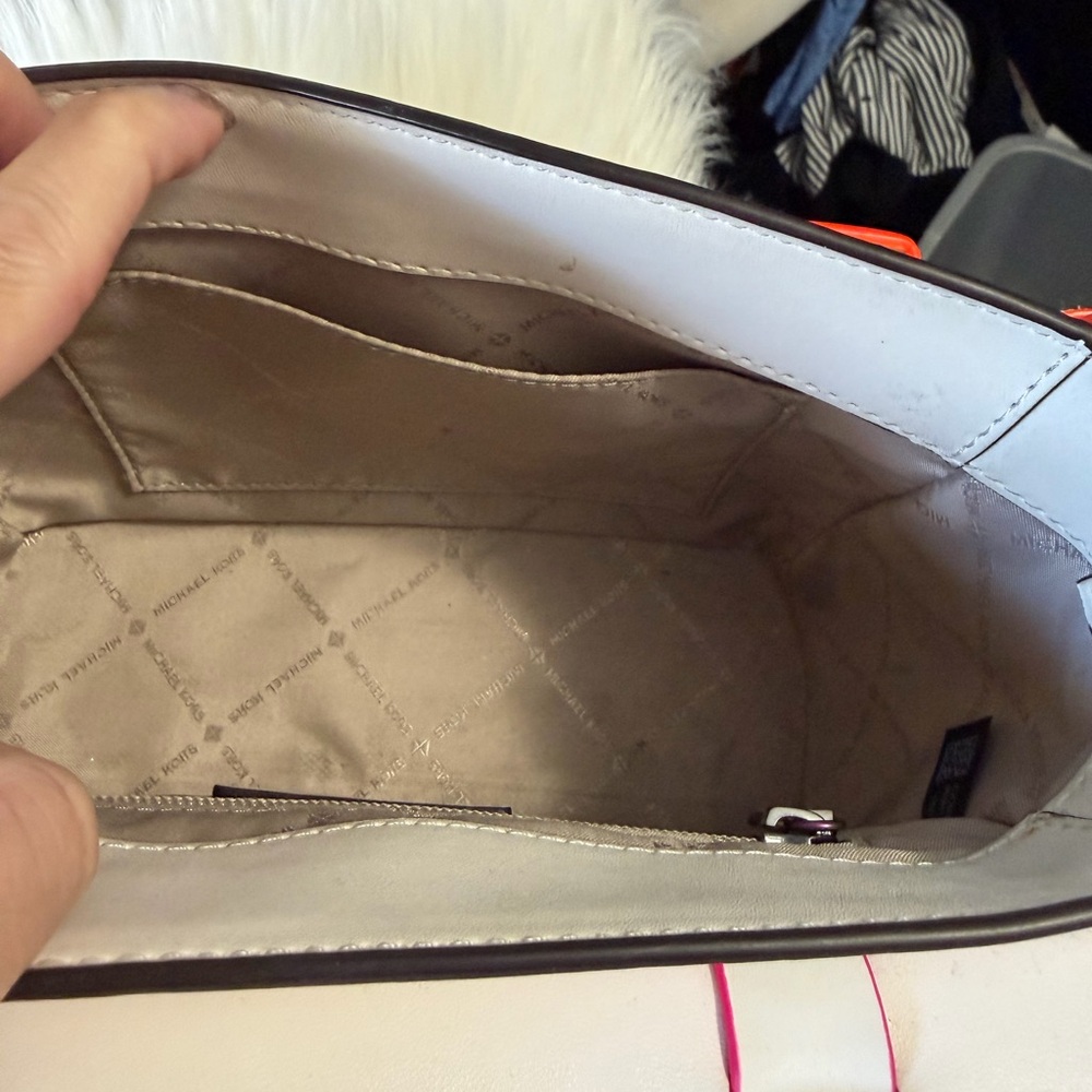 Michael Kors - Manhattan White & Neon Purse‎ - Picture 14 of 16
